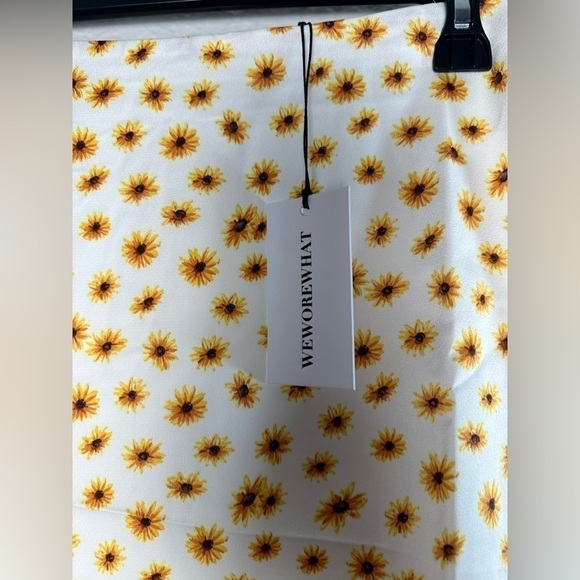 NWT Revolve WeWoreWhat Mini Slip Ditsy Daisy Skirt - Picture 8 of 8